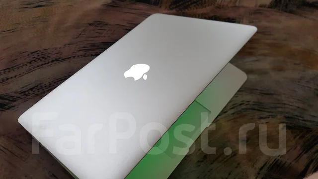 Apple MacBook Air 13 2013 Mid MD760. 1,3����, ��� 4 ��, ���� 128���, WiFi: 1, Bluetooth: 1, ����������� �� 10��. ����