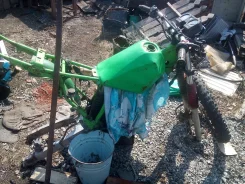 Kawasaki KMX200 ����