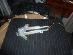Крепление капота. Toyota Platz, NCP12 Двигатель 1NZFE