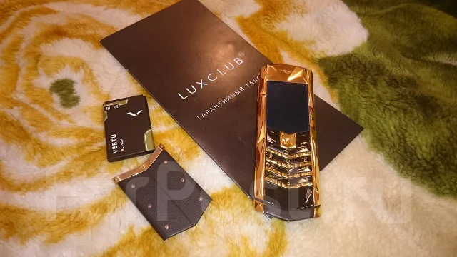 Vertu Signature. �/� ����