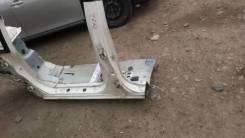 Стойка кузова. Honda Stream, RN1 Двигатель D17A