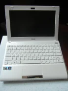 Asus Eee PC 1025C. 1,8����, ��� 4 ��, ���� 320���, WiFi: 1, Bluetooth: 1, ����������� �� 6��. ����