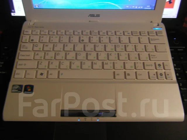 Asus Eee PC 1025C. 1,8����, ��� 4 ��, ���� 320���, WiFi: 1, Bluetooth: 1, ����������� �� 6��. ����