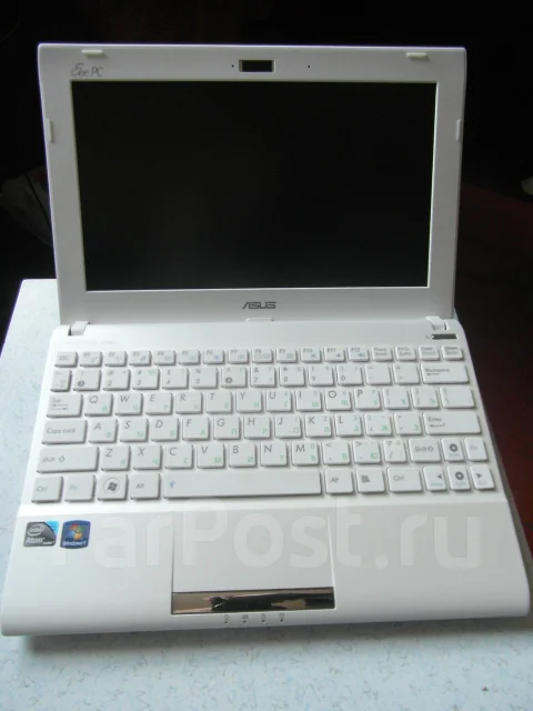 Asus Eee PC 1025C. 1,8����, ��� 4 ��, ���� 320���, WiFi: 1, Bluetooth: 1, ����������� �� 6��. ����