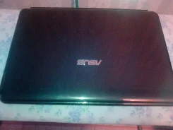 Asus K50AD. 2,1����, ��� 4 ��, ���� 210���, WiFi, Bluetooth, ����������� �� 1��.