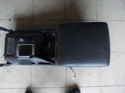 Подлокотник. Toyota Land Cruiser, UZJ200W, UZJ200 Двигатель 2UZFE