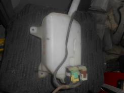 Бачок стеклоомывателя. Honda Stream, RN1 Двигатель D17A