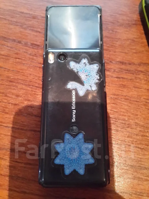 Sony Ericsson Aino. �/� ����