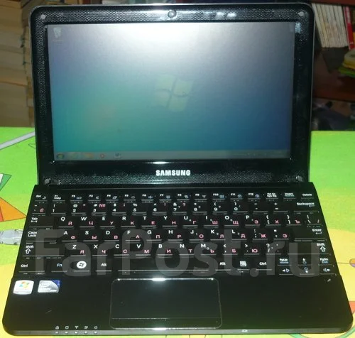 Samsung NC110. 1,6����, ��� 1024 ��, ���� 256���, WiFi: 1, Bluetooth: 1, ����������� �� 4��. ����