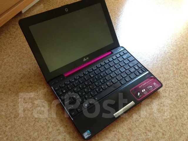 Asus Eee PC 1008P. 1,6����, ��� 2048 ��, ���� 250���, WiFi: 1, Bluetooth: 1, ����������� �� 1��. ����
