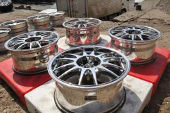 Hot Stuff Cross Speed X6. 8.0x17", 5x114.3, ET30 ����