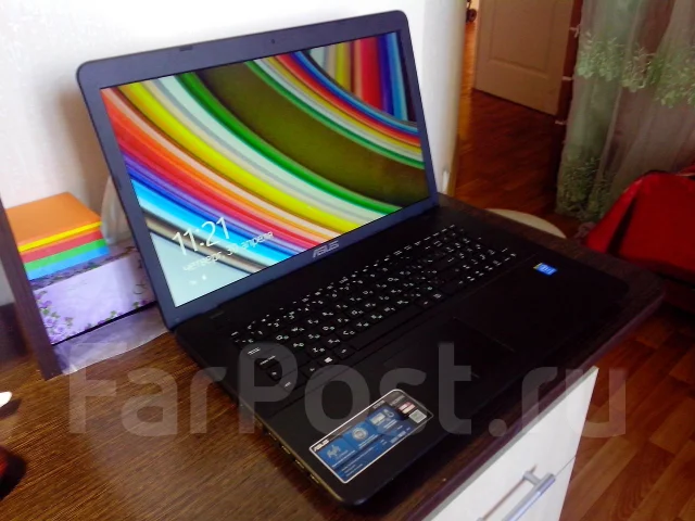 Asus X751. 2,1����, ��� 4 ��, ���� 400���, WiFi: 1, Bluetooth: 1, ����������� �� 4��. ����