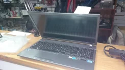Samsung 305V5A. 2,1����, ��� 4 ��, ���� 500���, WiFi: 1, Bluetooth: 1 ����