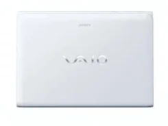 Sony VAIO SVE1711Q1R. 2,4����, ��� 8 ��, ���� 650���, WiFi, Bluetooth, ����������� �� 6��. ����