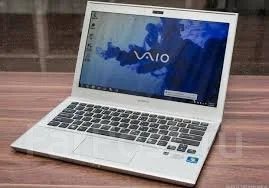 Sony VAIO SVE1711Q1R. 2,4����, ��� 8 ��, ���� 650���, WiFi: 1, Bluetooth: 1, ����������� �� 6��. ����