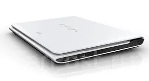 Sony VAIO SVE1711Q1R. 2,4����, ��� 8 ��, ���� 650���, WiFi: 1, Bluetooth: 1, ����������� �� 6��. ����