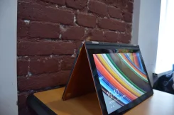 Lenovo IdeaPad Yoga 13. 1,8����, ��� 4 ��, ���� 128���, WiFi, Bluetooth, ����������� �� 3��. ����