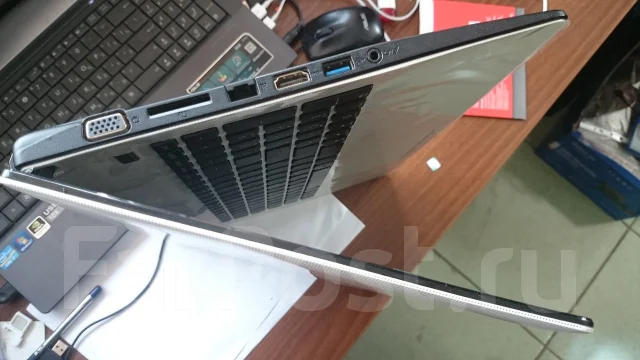 Asus X501A. ��� 4 ��, ���� 320���, WiFi: 1, Bluetooth: 1, ����������� �� 2��. ����