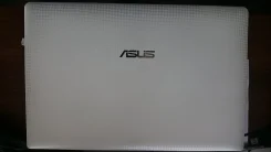 Asus X501A. ��� 4 ��, ���� 320���, WiFi, Bluetooth, ����������� �� 2��.