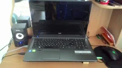 Acer Aspire E1. 2,4����, ��� 3072 ��, ���� 500���, WiFi: 1, Bluetooth: 1, ����������� �� 4��. ����