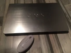 Sony VAIO Fit 15. 3,1����, ��� 4 ��, ���� 1 000���, WiFi: 1, Bluetooth: 1, ����������� �� 4��. ����