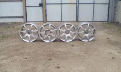 Urban Racing. 6.0x15", 4x114.3, 5x114.3 ����