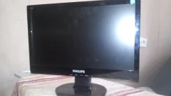 Philips. 14" (36 ��), ���������� LCD (��)