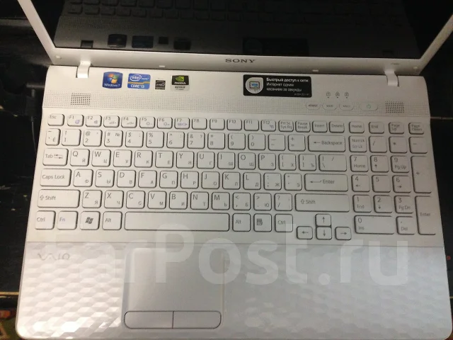 Sony VAIO VPC-EH3M1R. 2,3����, ��� 4 ��, ���� 500���, WiFi: 1, Bluetooth: 1, ����������� �� 2��. ����