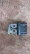 Ручка открывания капота. Toyota Hiace Regius, RCH47W Двигатель 3RZFE