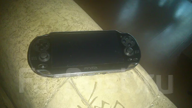 Sony PlayStation Vita Wi-Fi+3G PCH-1104 ����
