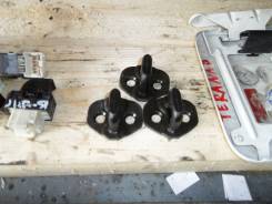 Крепление боковой двери. Nissan Terrano Regulus, JRR50