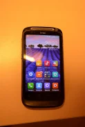 HTC Desire S. �/�