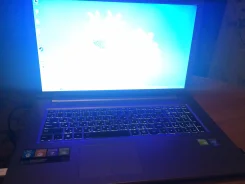 Lenovo IdeaPad Z710. ��� 8 ��, ���� 1 000���, WiFi, Bluetooth