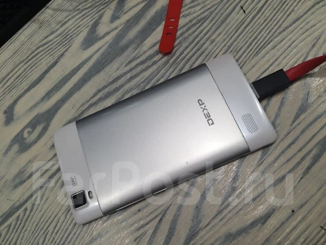 DEXP Ixion M 5 ����