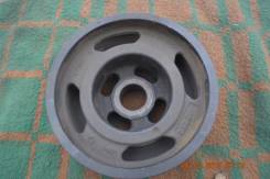 Шкив коленвала. Ford Focus, CB4, DA3, DB Двигатели: AODA, AODB, AODE, ASDA, ASDB, G6DA, G6DB, G6DD, G8DA, GPDA, GPDC, HHDA, HHDB, HWDA, HWDB, HXDA, HX...