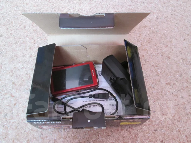 Fujifilm FinePix Z800EXR. 10 - 14.9 ��, ���: 5� ����