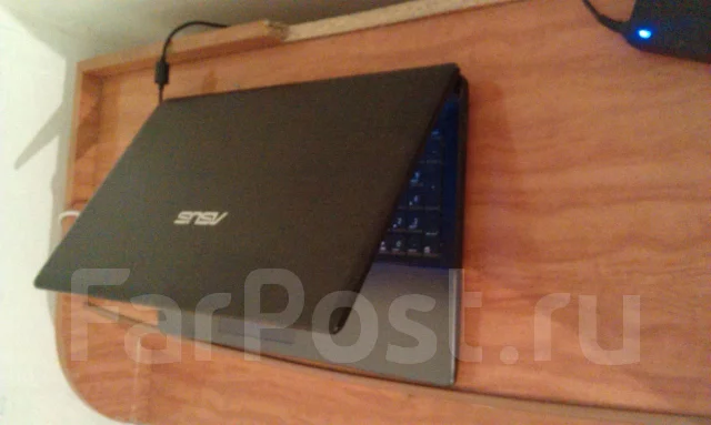 Asus X55VD. 2,3����, ��� 4 ��, ���� 320���, WiFi: 1, Bluetooth: 1, ����������� �� 1��. ����
