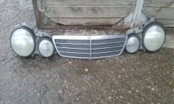 Решетка радиатора. Mercedes-Benz E-Class, 210 Двигатели: 2, 8