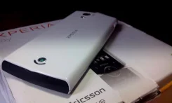 Sony Ericsson Xperia ray. �/�