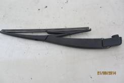 Дворник двери багажника. Renault Duster