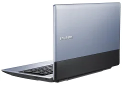Samsung RV520. 2,3����, ��� 4 ��, ���� 320���, WiFi: 1, Bluetooth: 1, ����������� �� 1��. ����