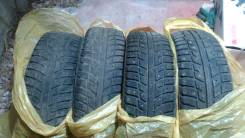 Kumho I'Zen KW22. Зимние, шипованные, 2011 год, износ: 50%, 4 шт