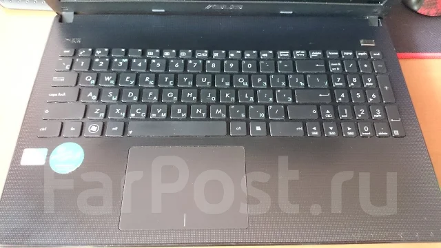 Asus X501A-XX113D. 2,4����, ��� 2048 ��, ���� 500���, WiFi: 1 ����