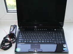 Fujitsu. 15.6", 2,5����, WiFi: 1, Bluetooth: 1, ����������� �� 1��. ����