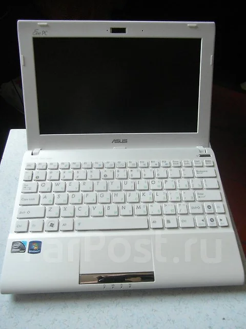 Asus Eee PC 1025C. 1,8����, ��� 4 ��, ���� 320���, WiFi: 1, Bluetooth: 1, ����������� �� 6��. ����