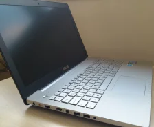 Asus N550JK. 2,8����, ��� 6 ��, ���� 1 000���, WiFi: 1, Bluetooth: 1, ����������� �� 6��. ����