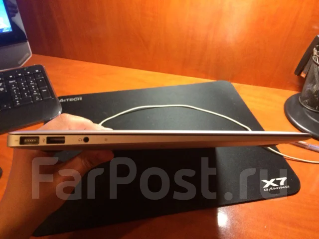 Apple MacBook Air 13 2011 Mid. 1,7����, ��� 4 ��, ���� 128���, WiFi: 1, Bluetooth: 1, ����������� �� 12��. ����