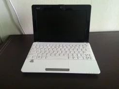 Asus Eee PC 1015BX. 1,0����, ��� 2048 ��, ���� 1���, WiFi, ����������� �� 5��. ����