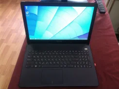 Asus X501U. 1,0����, ��� 2048 ��, ���� 320���, WiFi, ����������� �� 2��. ����