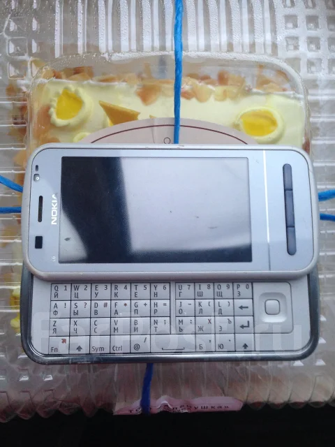 Nokia C6-00. �/� ����
